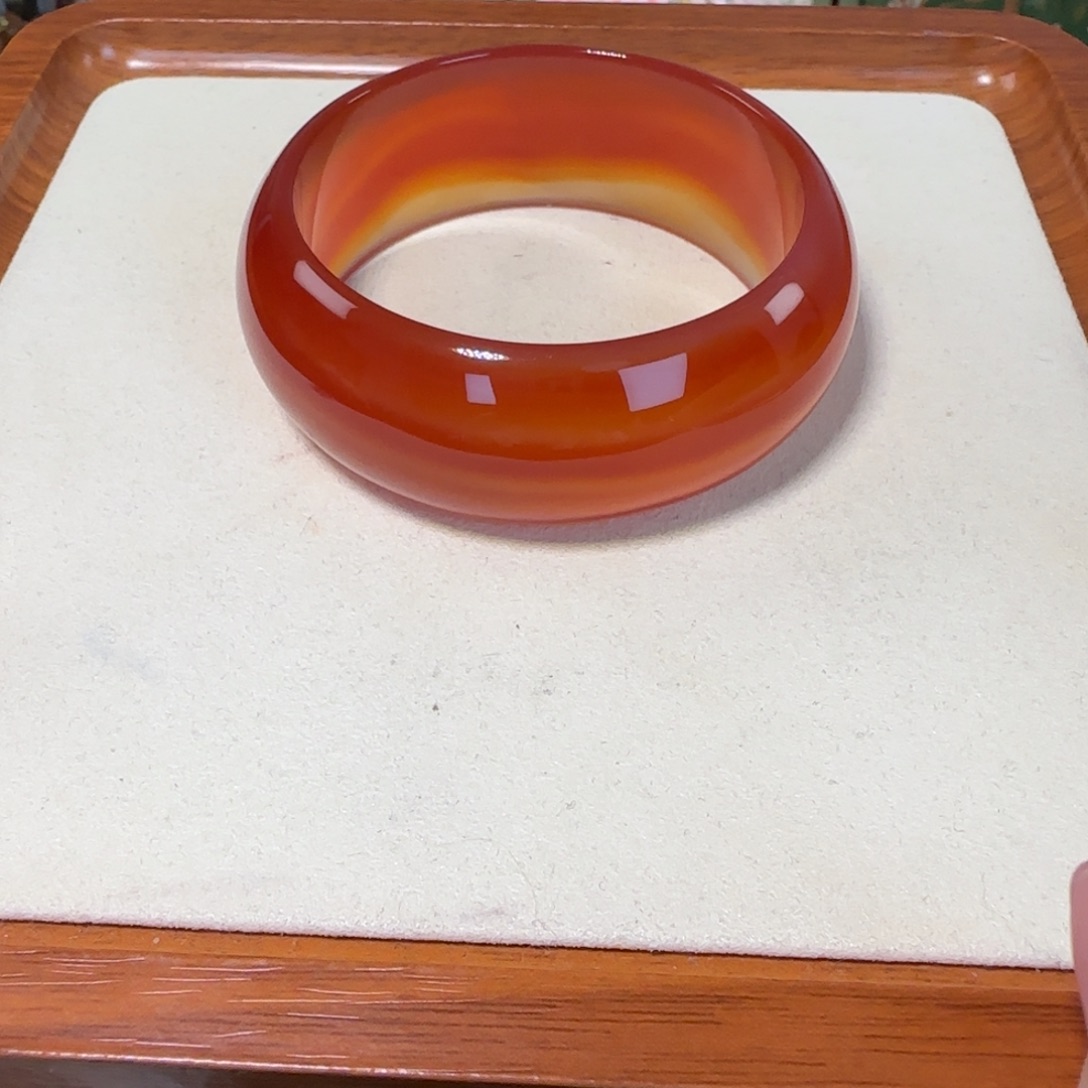 ****胡玛瑙/玉髓未镶嵌手镯