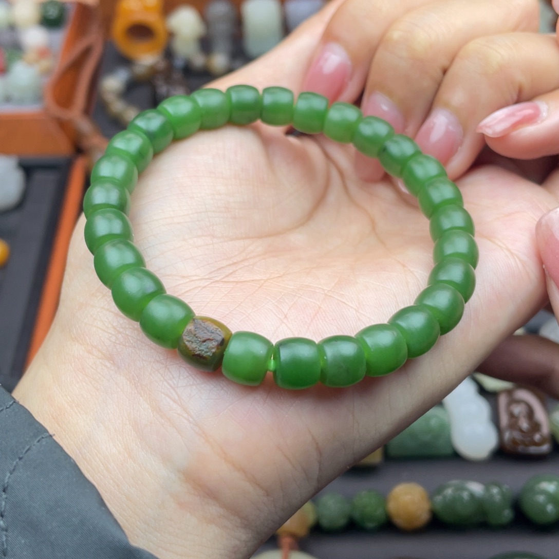 和田玉颈饰未镶嵌