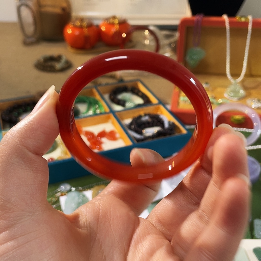 ****川玛瑙/玉髓未镶嵌手镯玛瑙满江红