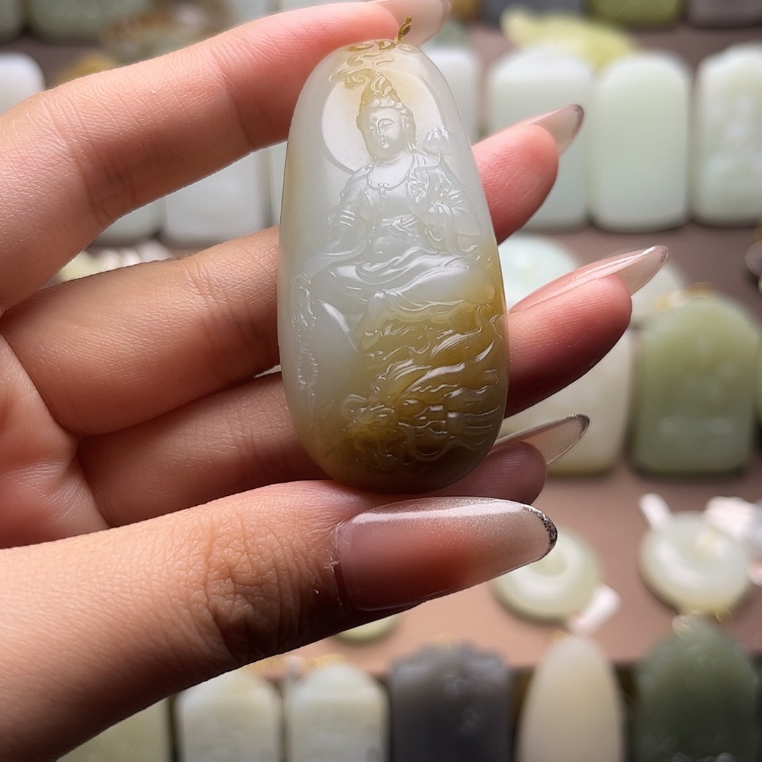 和田玉糖白玉观音