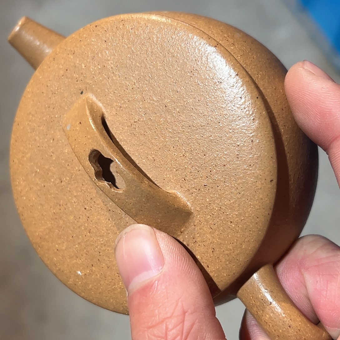 紫砂茶壶紫砂的味道很