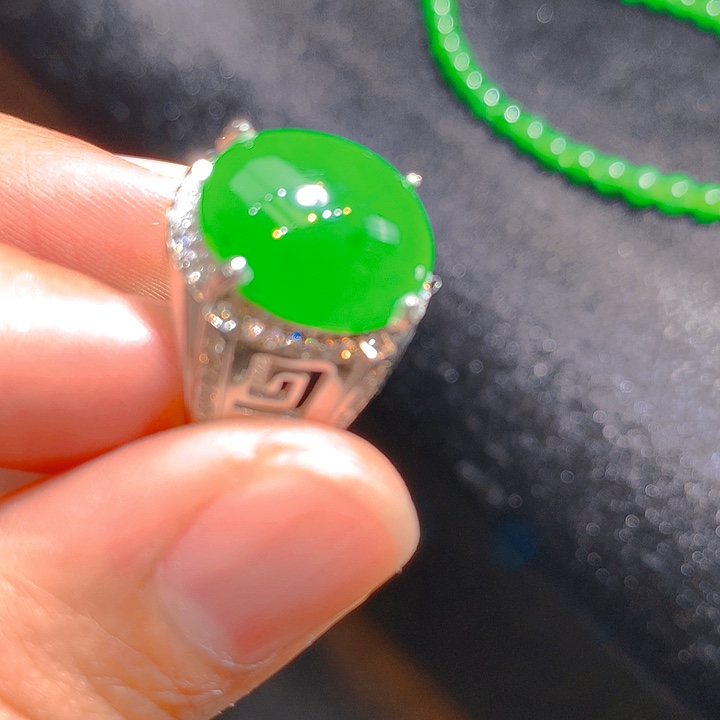 【闪购商品】翡翠颈饰银S925镶嵌翡翠