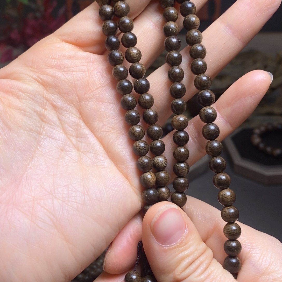 沉香手串越南芽庄绿棋玉化0.6×108