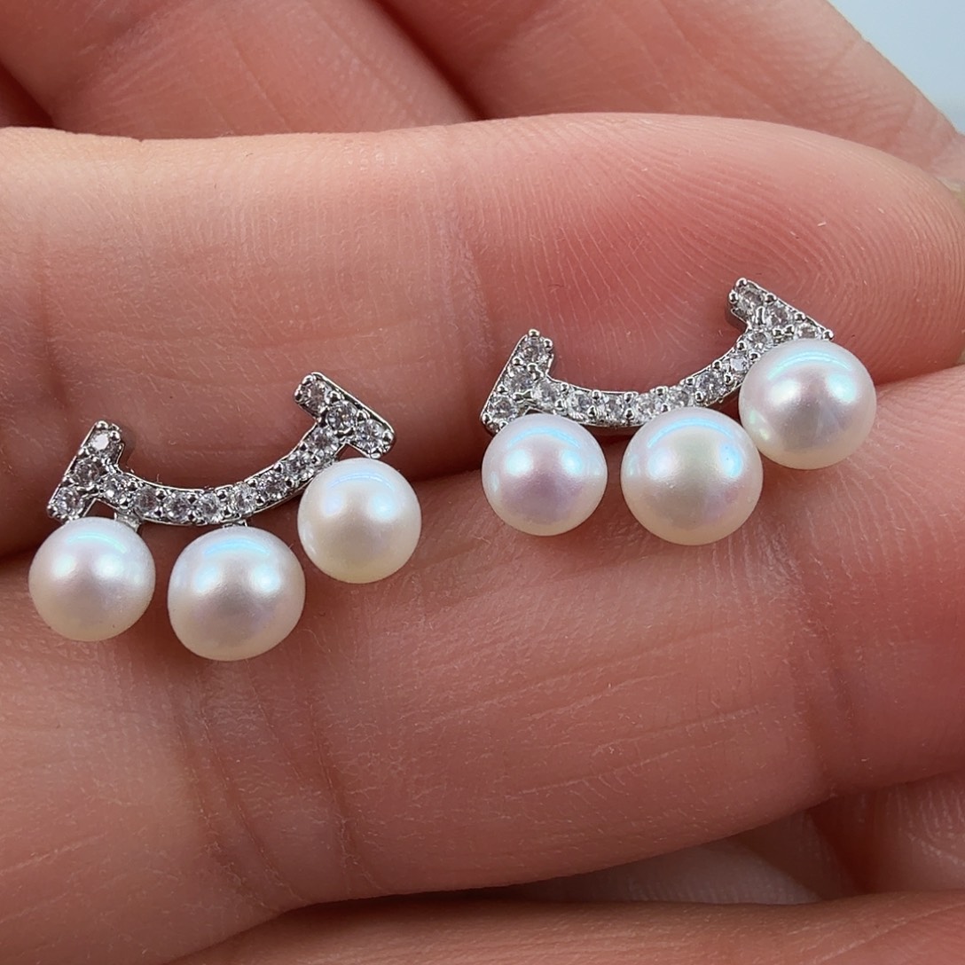 淡水珍珠耳饰未镶嵌