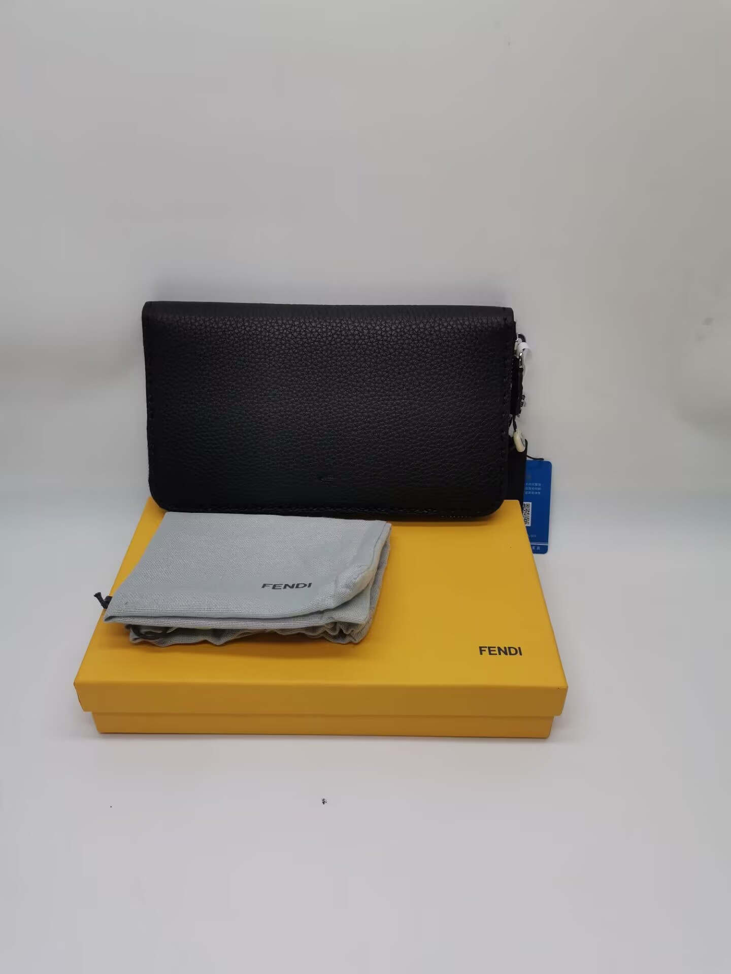99新 FENDI/芬迪 18133芬迪 黑色全皮拉链钱包