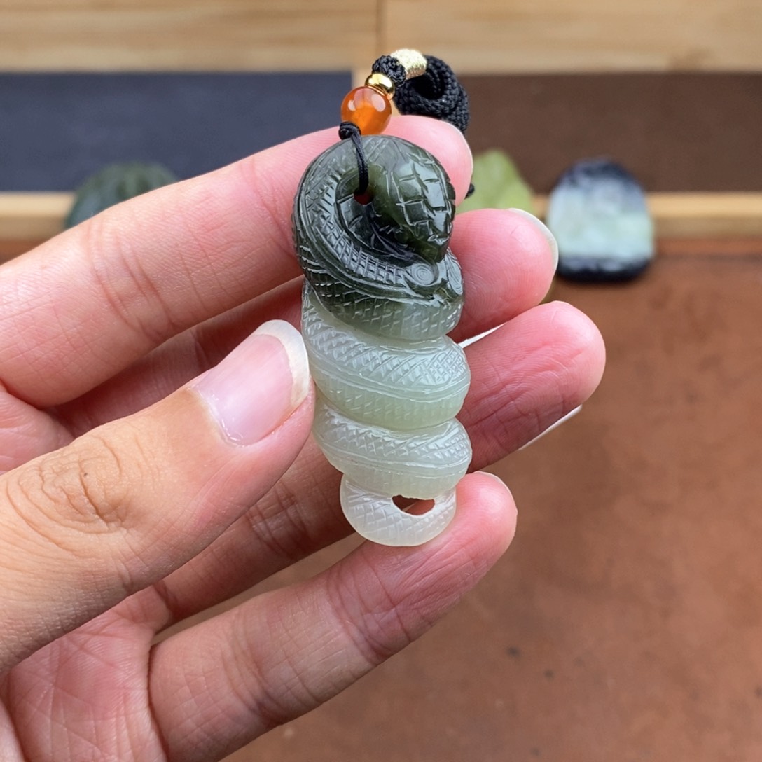 和田玉（糖玉）挂件未镶嵌