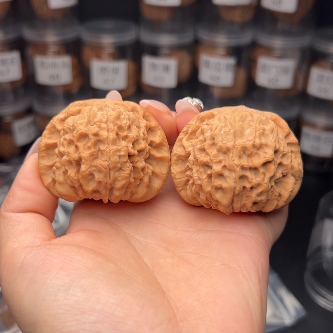 文玩核桃吊坠大**?龙鼎