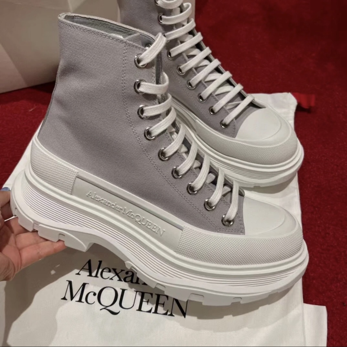 未使用 Alexander McQueen/亚历山大·麦昆 2591312香芋高帮板鞋