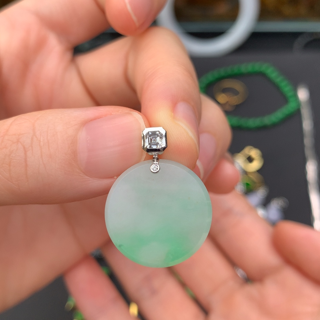 翡翠18K金镶嵌吊坠(不含链)