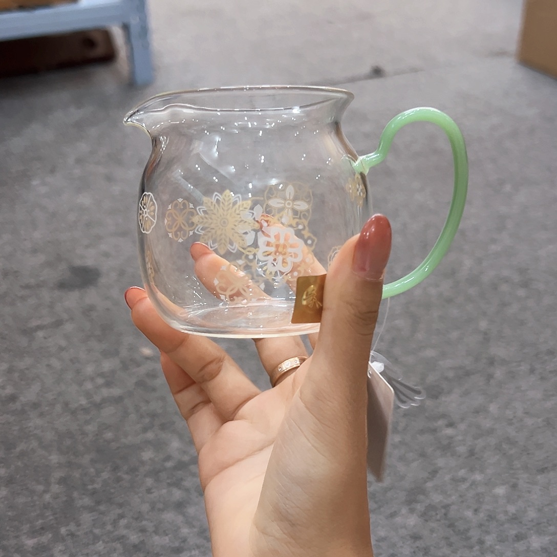 小美满皮球花浅玉色。。。。。