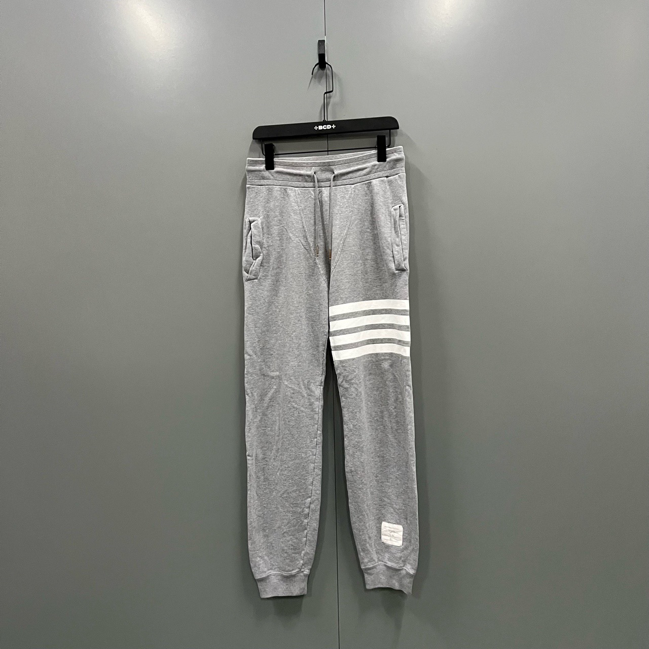 (ll) Thom Browne TB 灰色四条纹抽绳卫裤 2码95新无配件fg204880