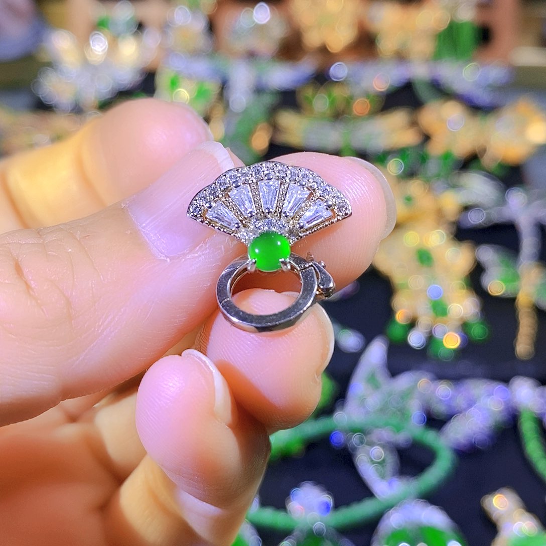 颈饰银S925镶嵌翡翠