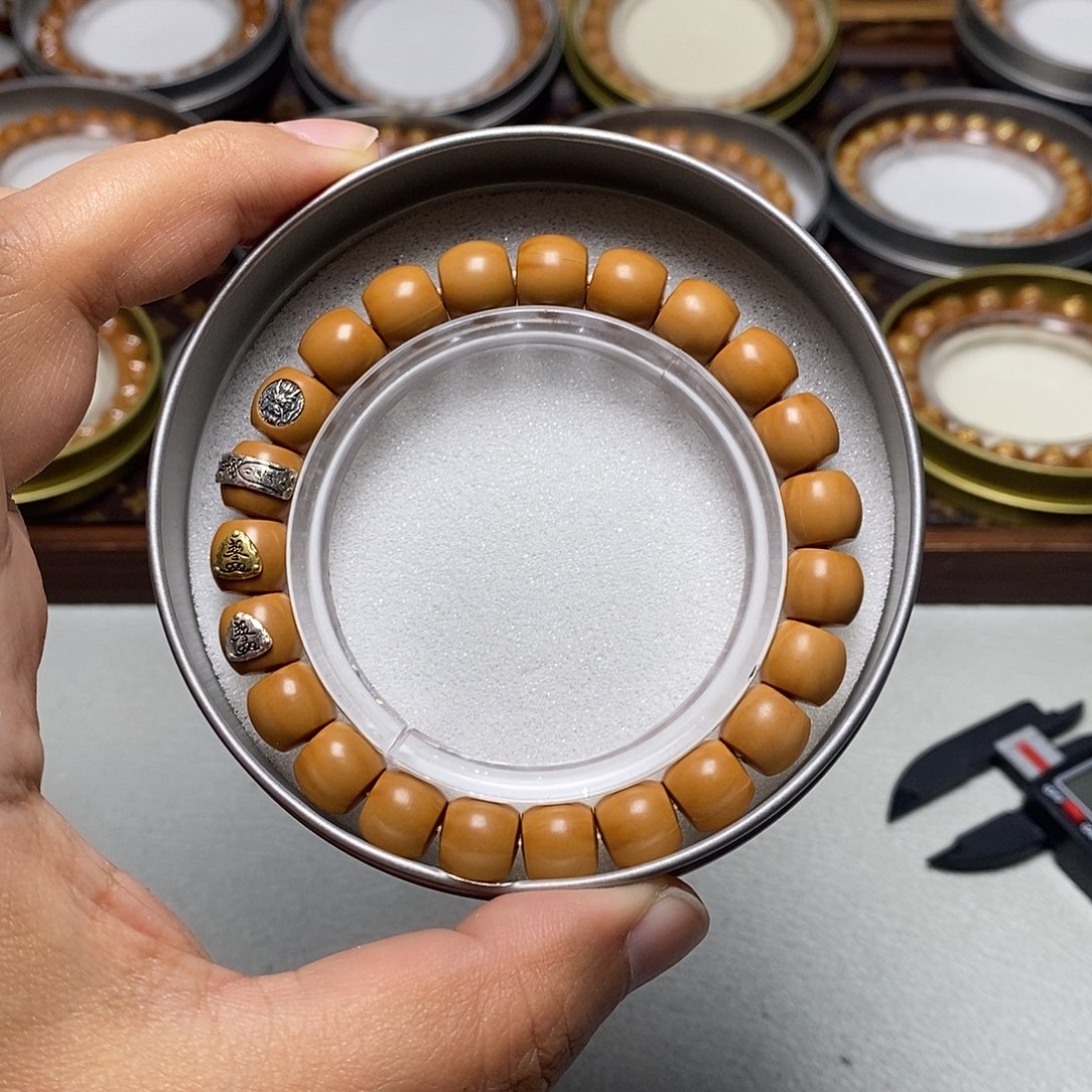 猴头核桃手串81号四标高配直切10左右