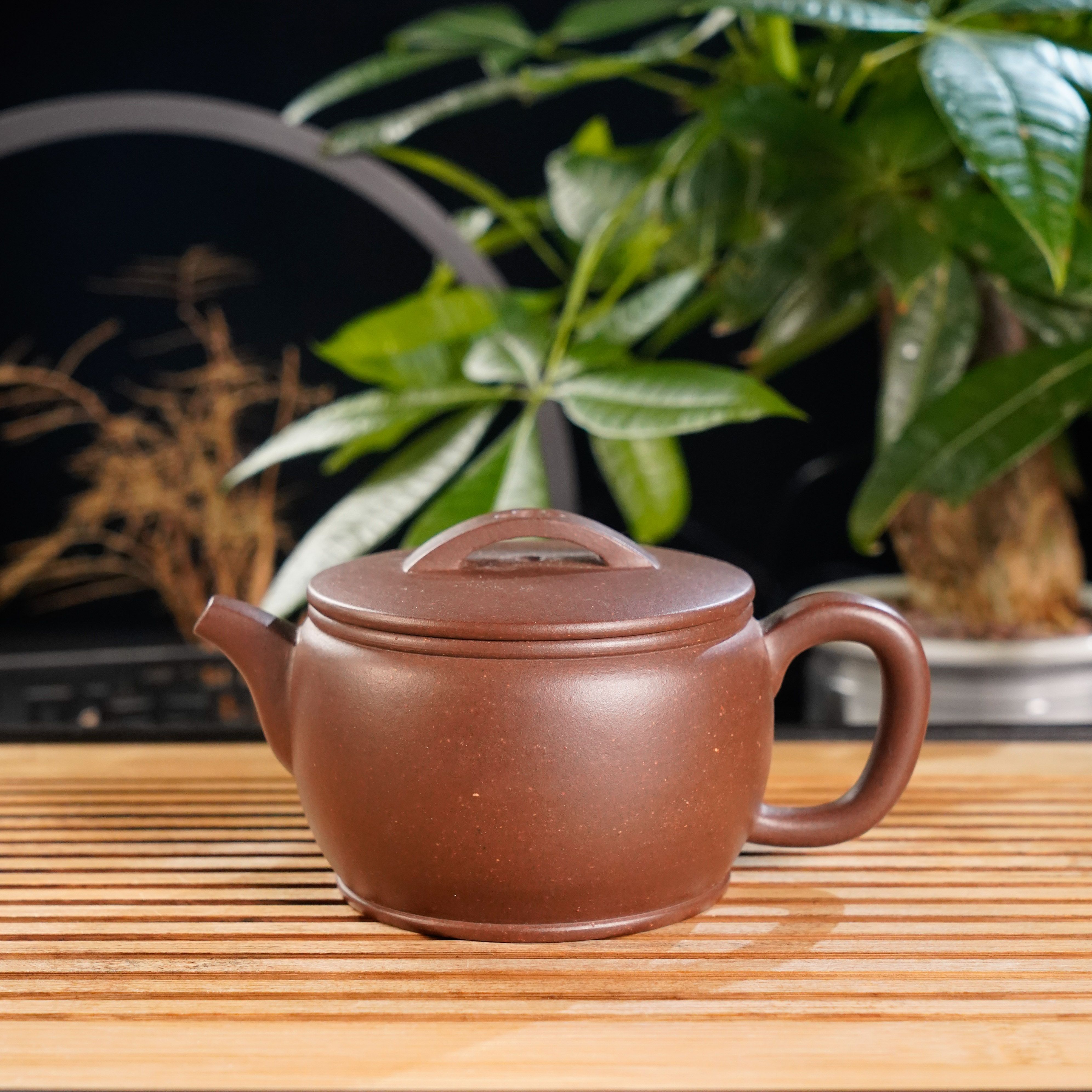 GS36-059   陈群   宜兴手工紫砂  汉瓦