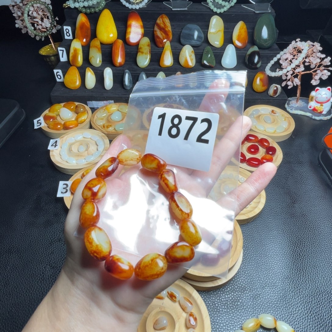 ****课和田玉未镶嵌手链