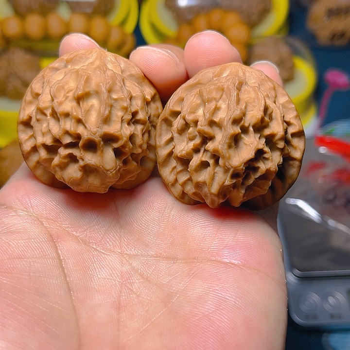 文玩核桃吊坠龙鳞纹