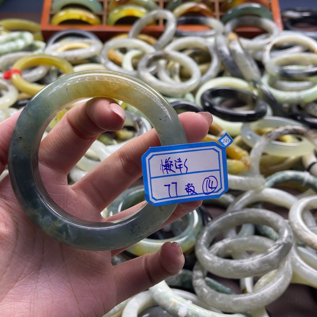 懒***2蛇纹石玉未镶嵌手镯