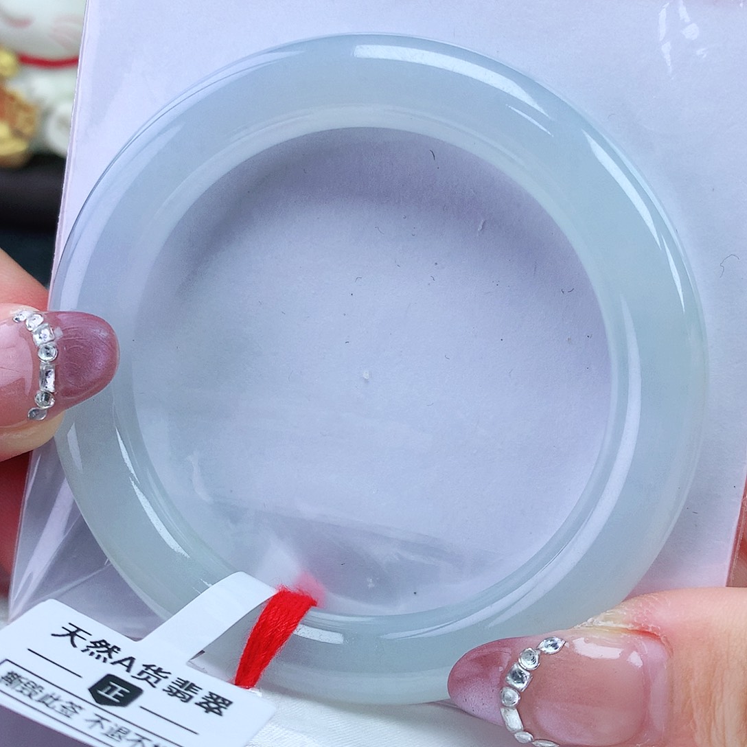 翡翠手镯未镶嵌53圈