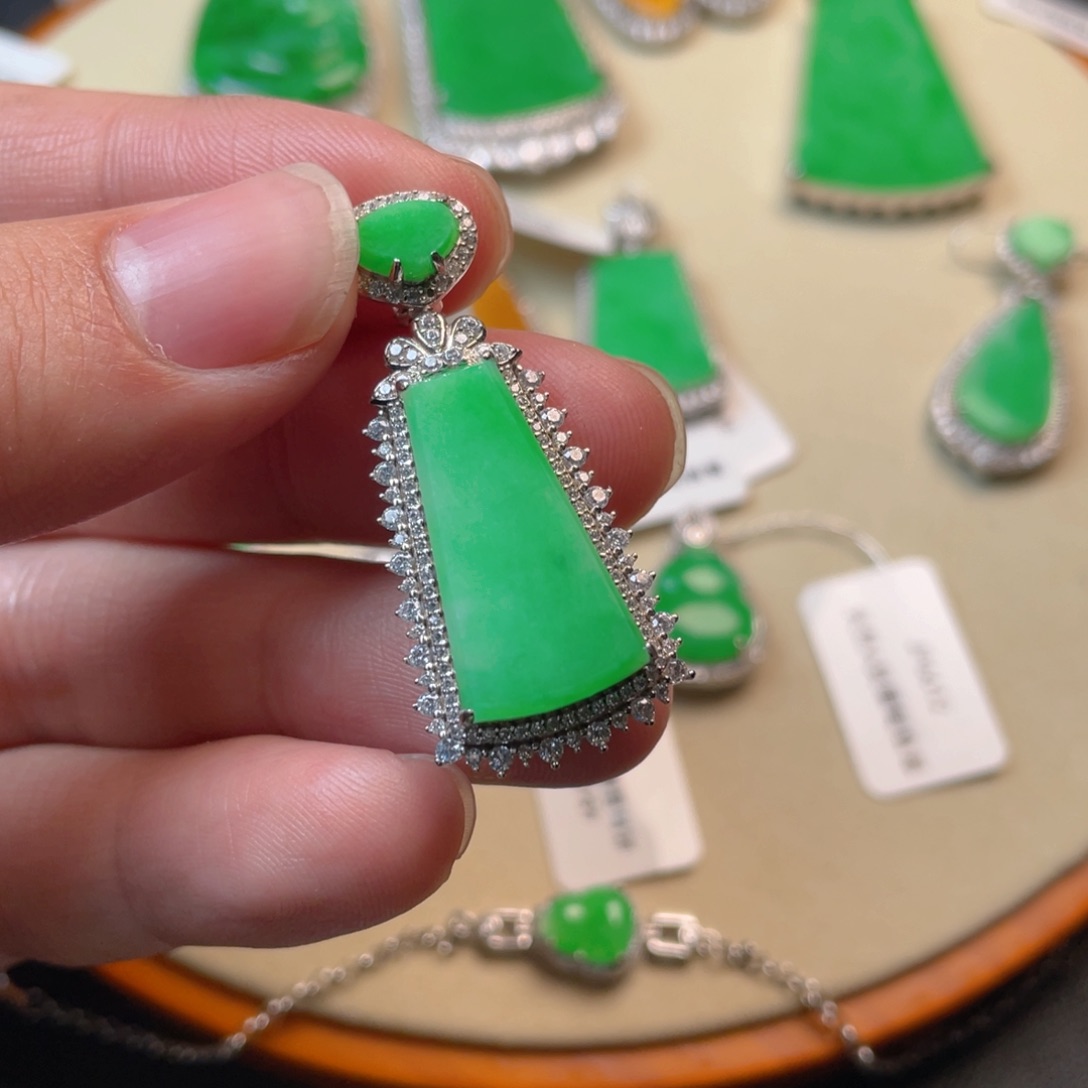 翡翠吊坠(不含链)银S925镶嵌