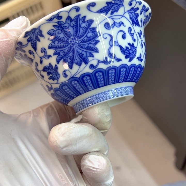 瓷片白青花缠枝莲压手杯全品