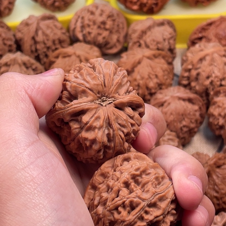 桃核吊坠水龙纹狮子头