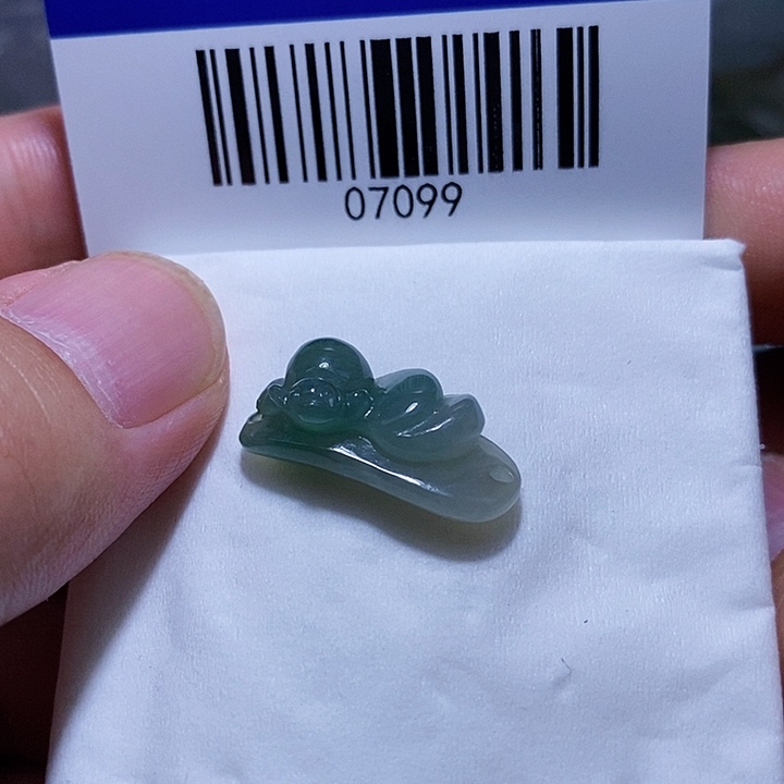 翡翠未镶嵌颈饰天光墟翡翠市场现金代购