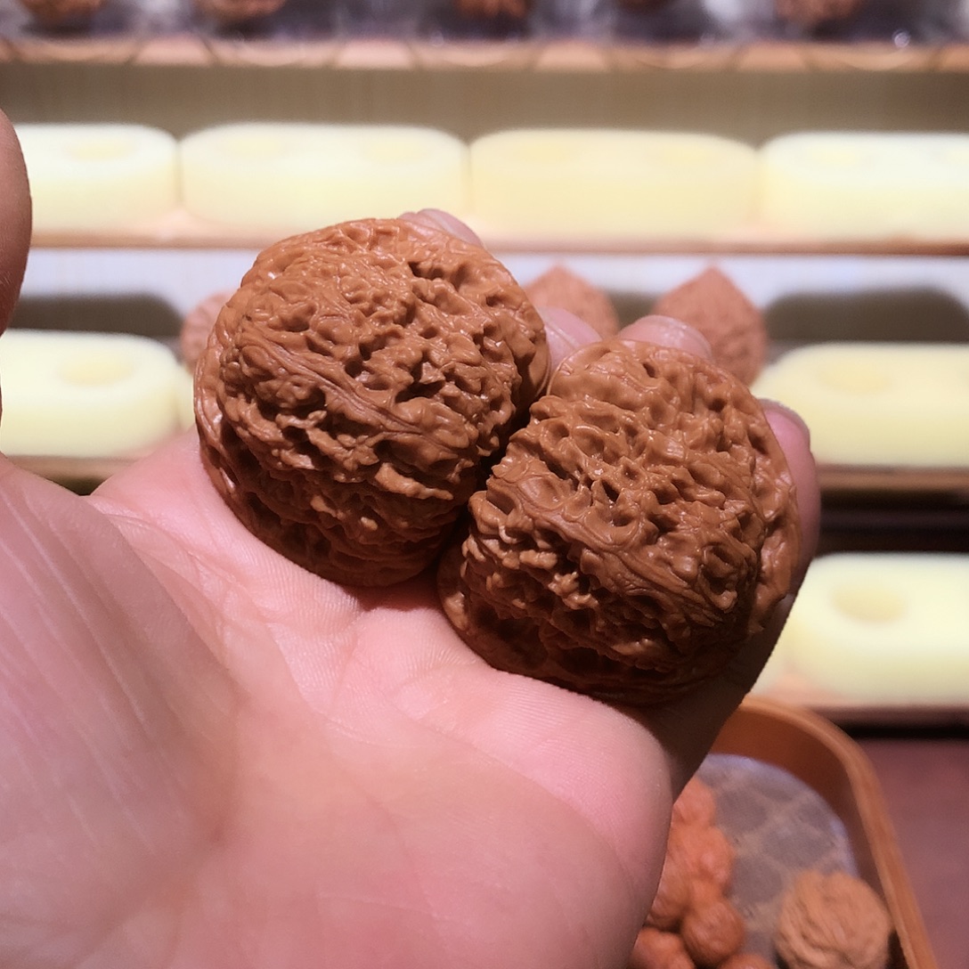 文玩核桃卡45红皮南疆