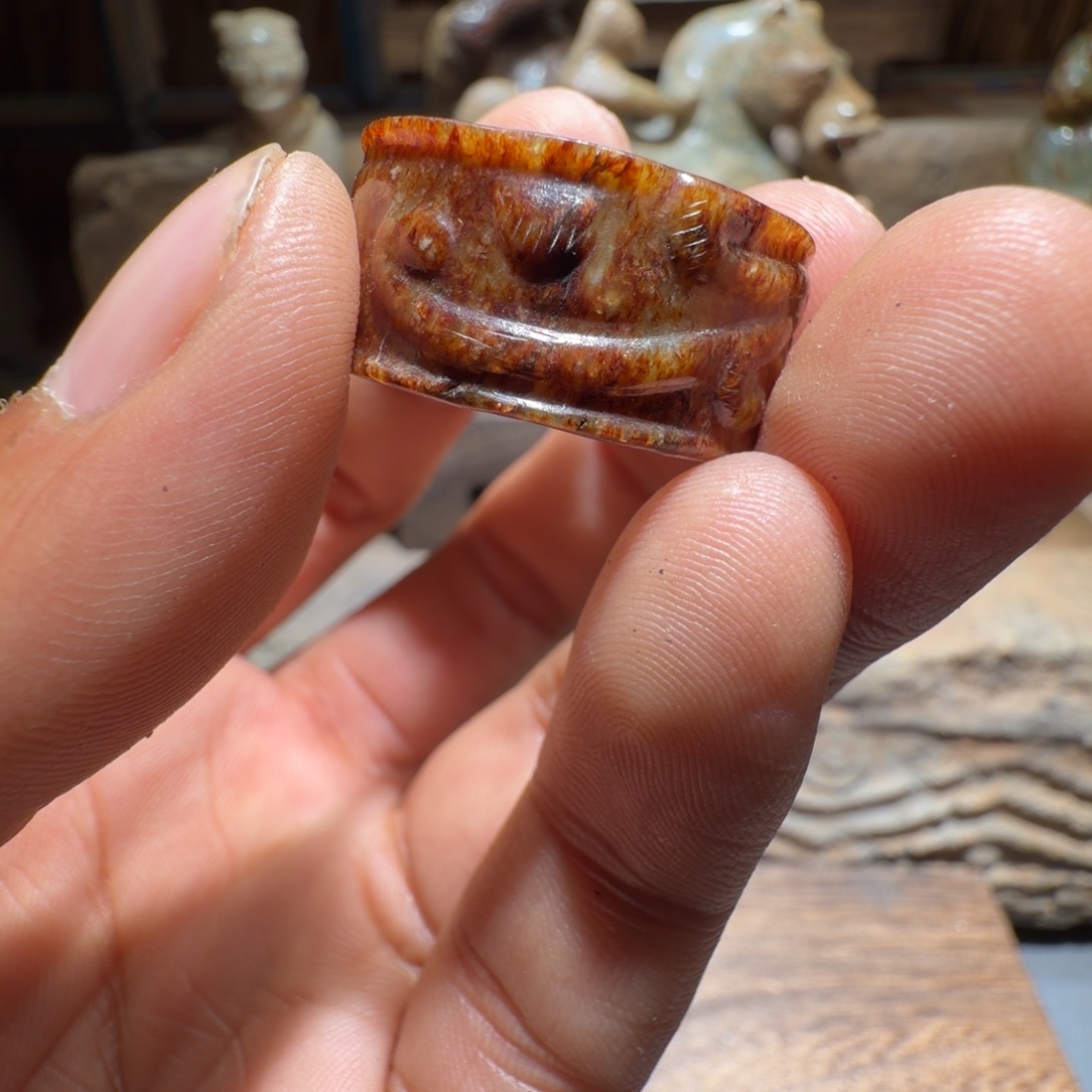 荣***堂和田玉（糖玉）未镶嵌颈饰