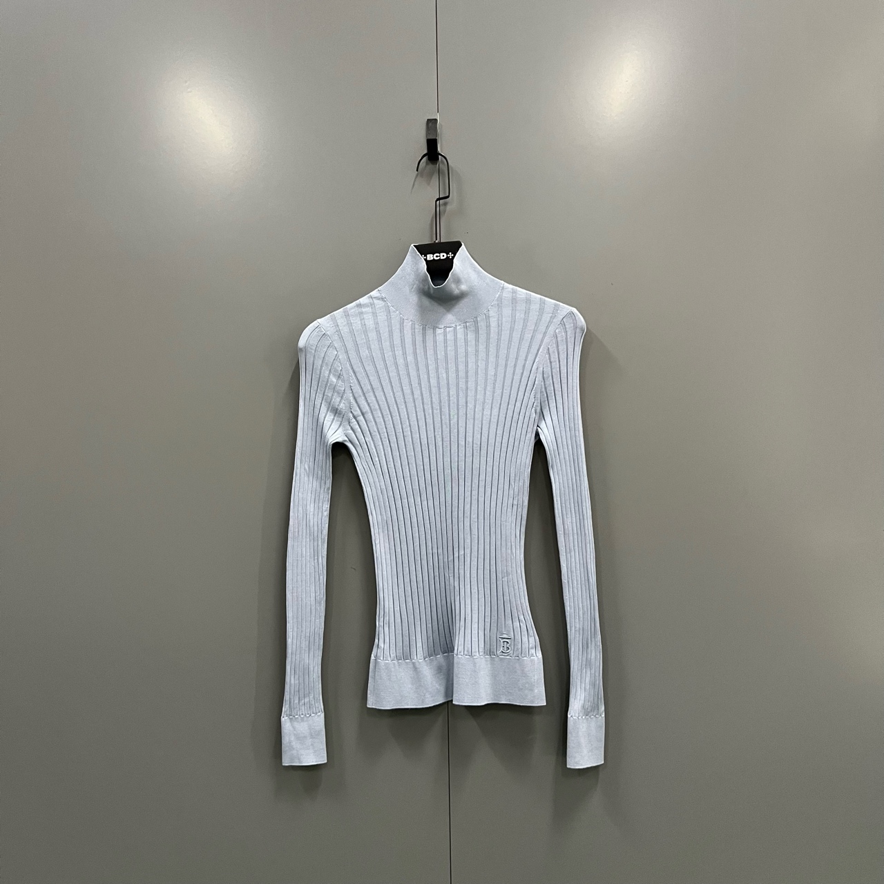99新 BURBERRY/博柏利 (zz4）蓝色TB刺绣针织衫 M码/607338