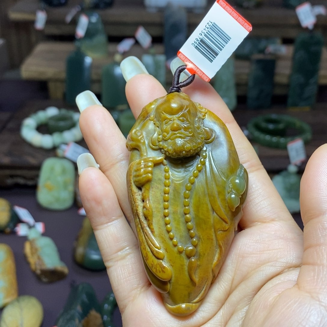 岫岩河磨玉（透闪石质玉）把件未镶嵌小**哥