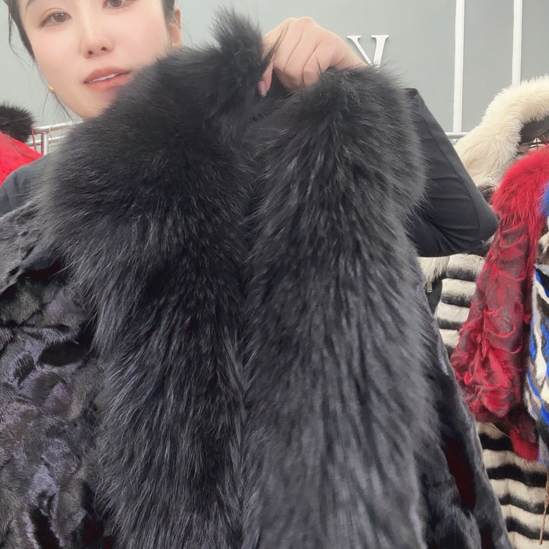 姚小妖家高端皮草