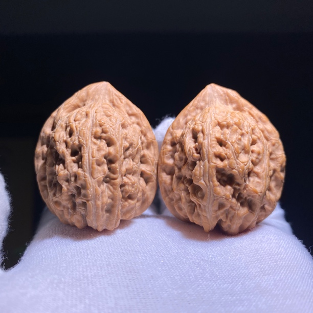 全品37尺赤龙鸡心 2# 文玩核桃手把件