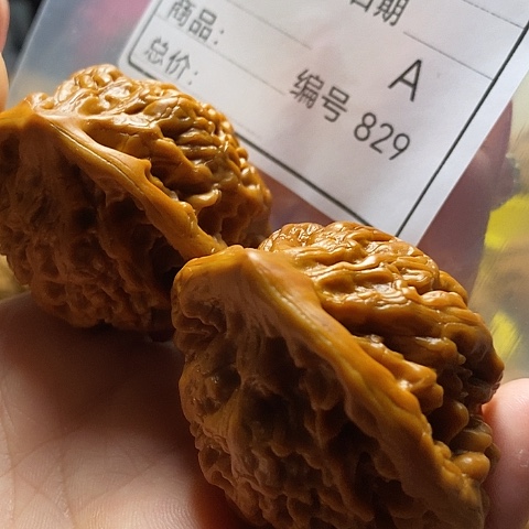 軍***長桃核把件自产自销……