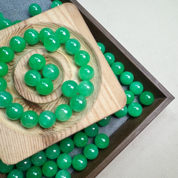 13mm左右 天然缅甸A货翡翠 金丝绿 一颗多样性发