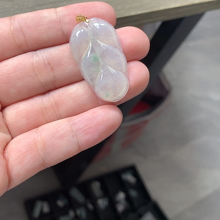翡翠颈饰18K金镶嵌叶子