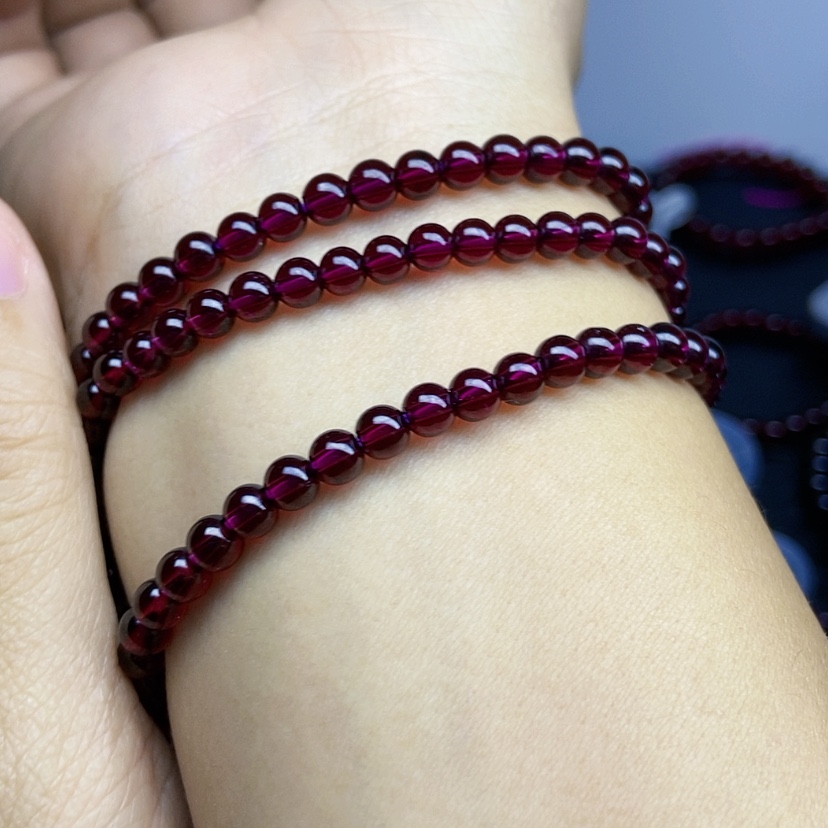 【闪购商品】石榴石（紫牙乌）手链未镶嵌5毫米