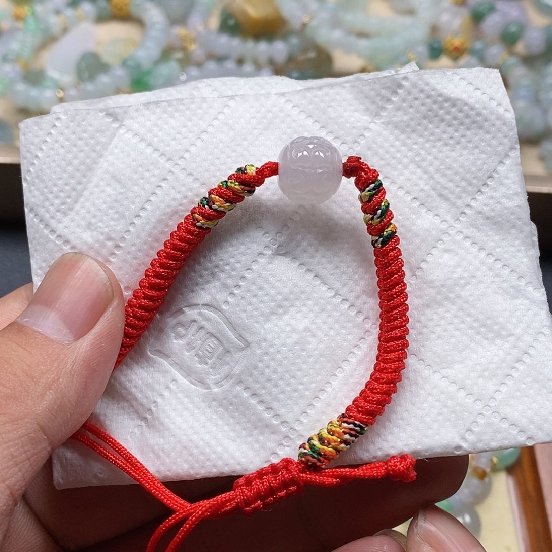 翡翠颈饰未镶嵌闪