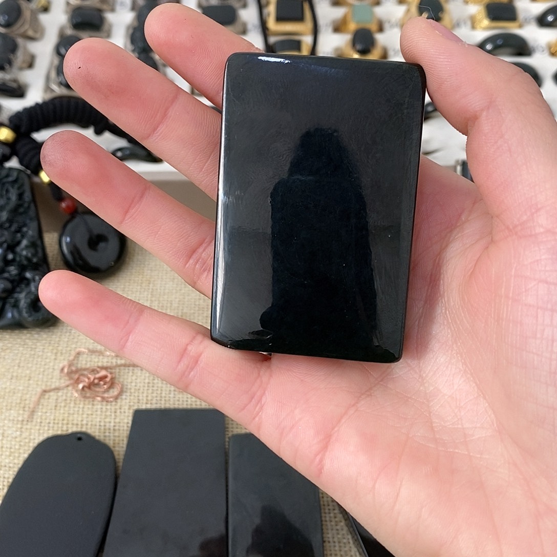 完***生和田玉未镶嵌颈饰