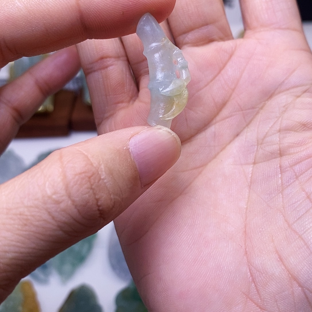 定制翡翠未镶嵌吊坠