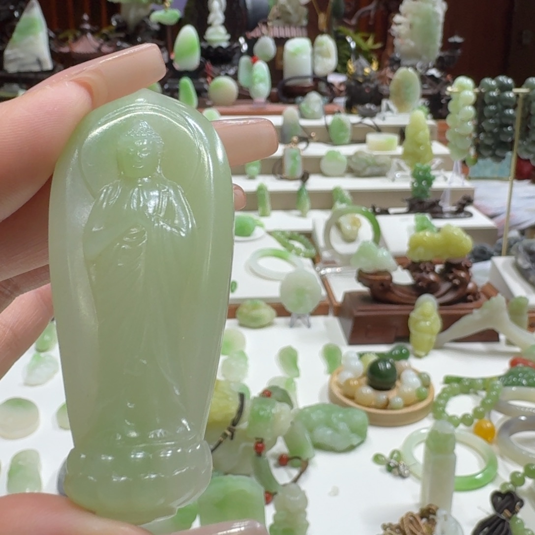 和田玉（翠青玉）未镶嵌挂件翠青大日如来
