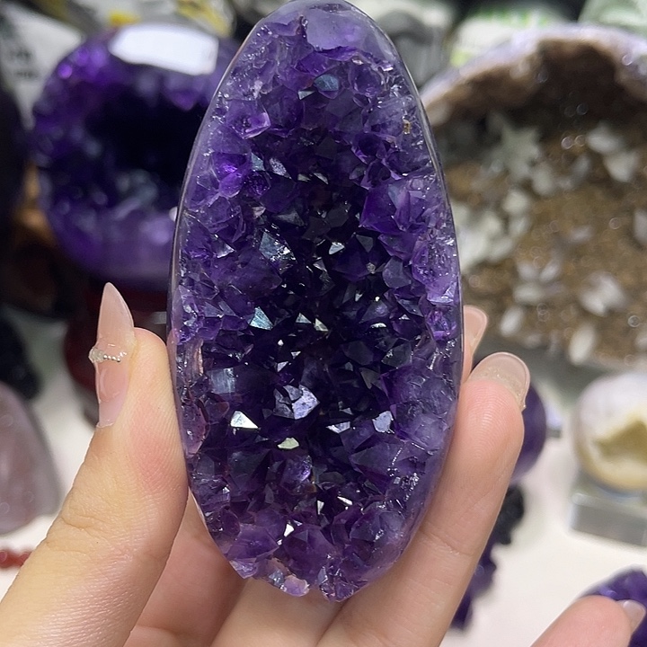 波****未镶嵌大型摆件（非配饰）紫晶