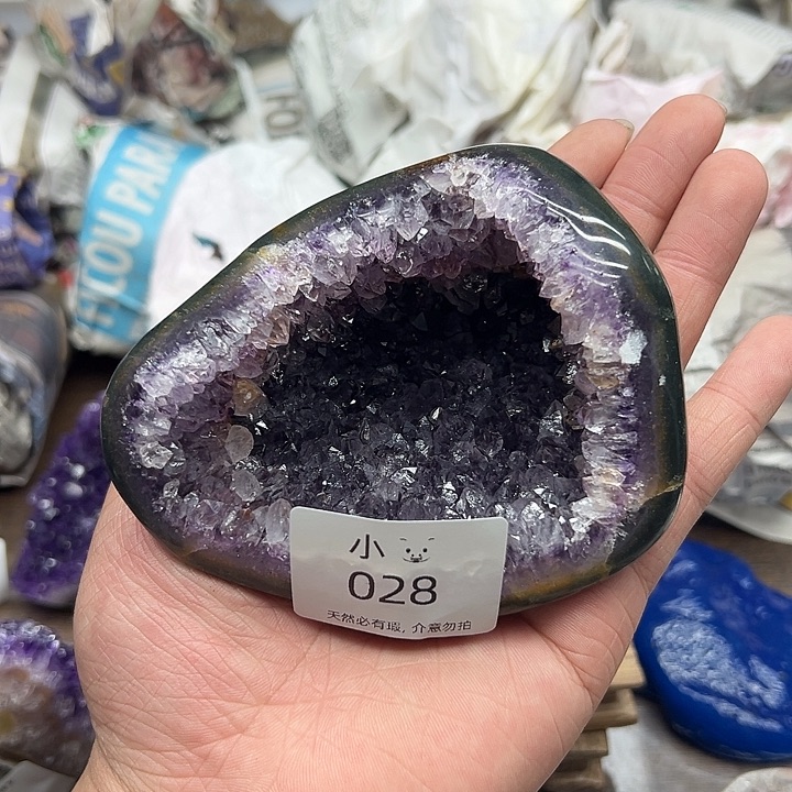 未镶嵌水晶大型摆件（非配饰）