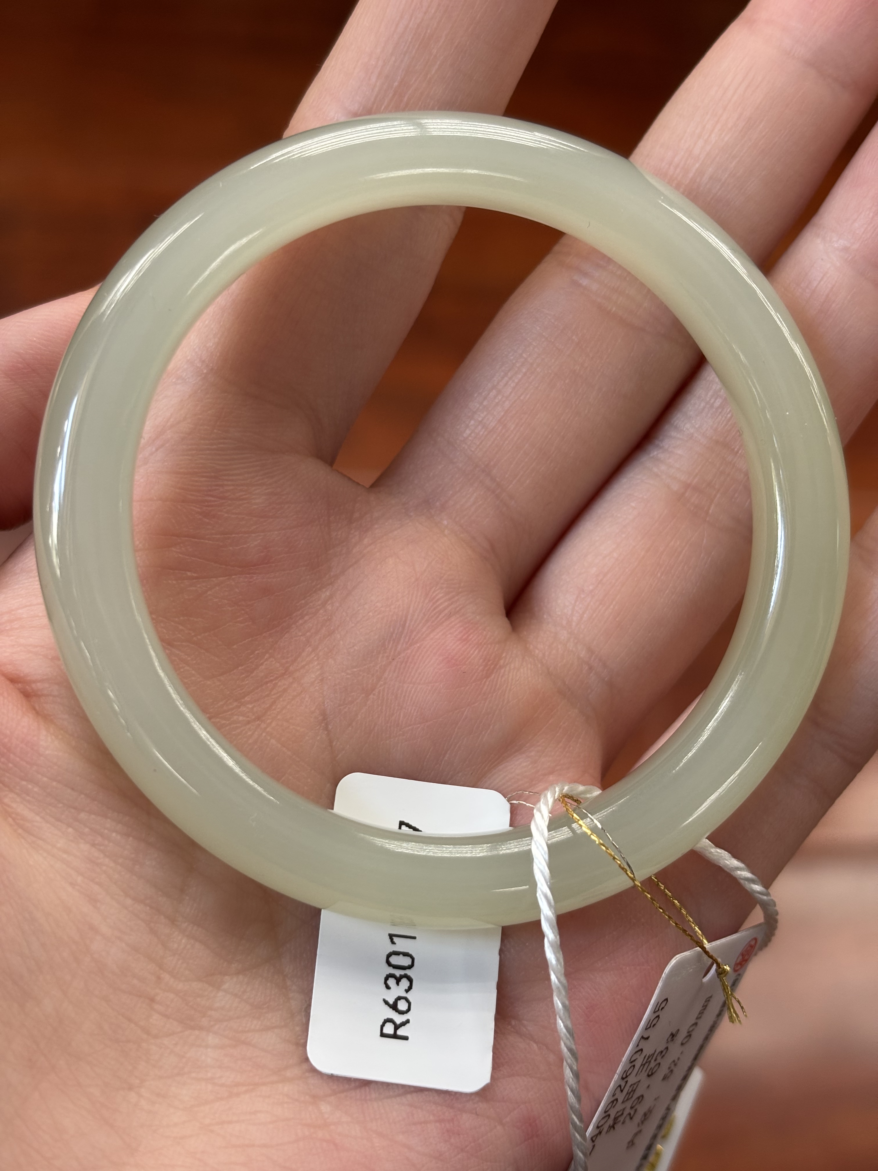 WT0421和田玉青海料晴水手镯圈口52