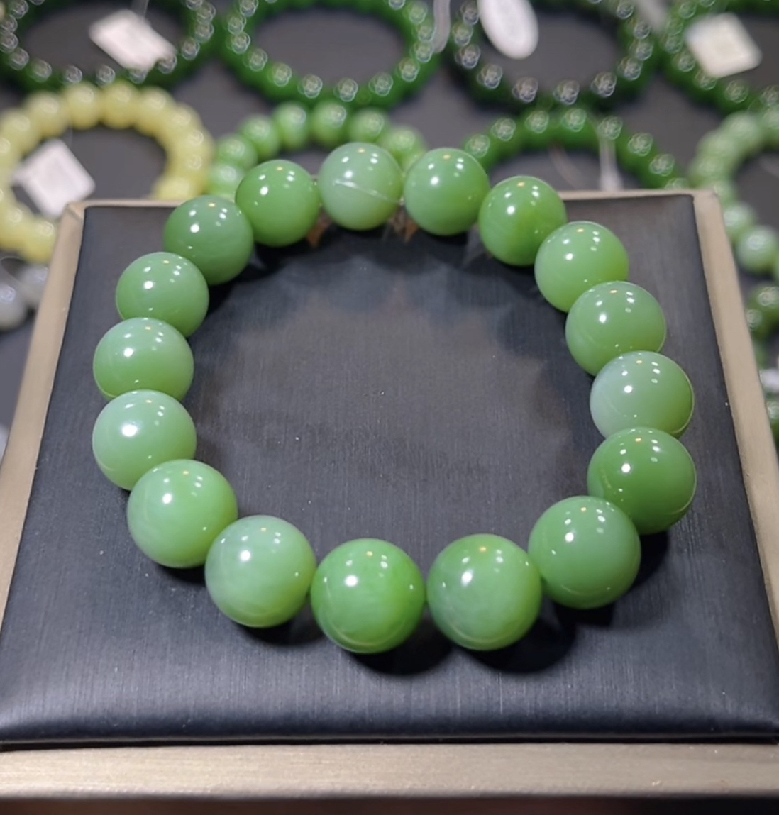 大漏！！天然和田玉俄罗斯碧玉粉绿猫眼圆珠手串无暇手串约玉手串