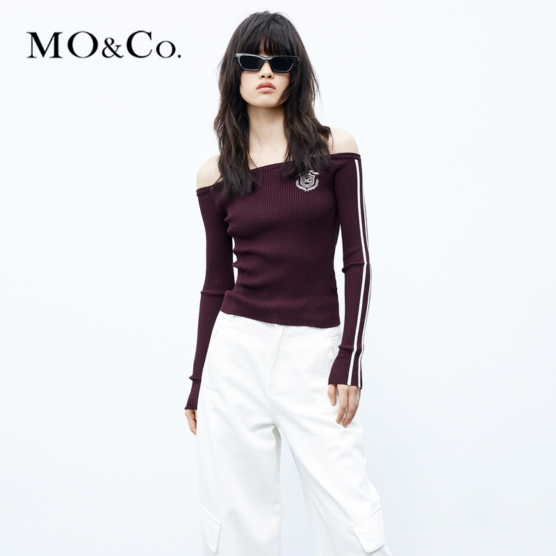 【粉丝专享】MOCO秋学院徽章球衣风露肩短款针织衫学院风MBC3SWT005