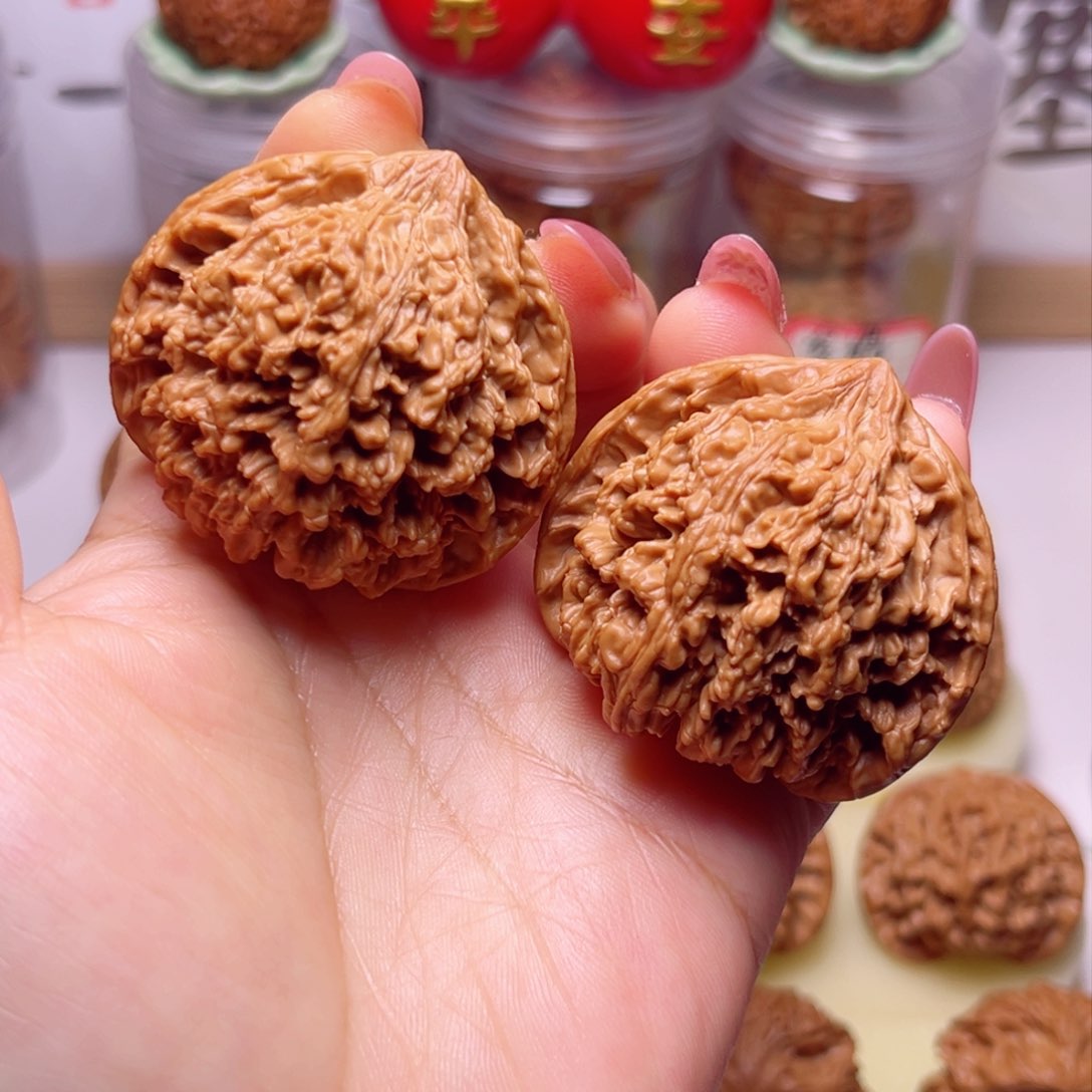 文玩核桃吊坠45.5尺满天星