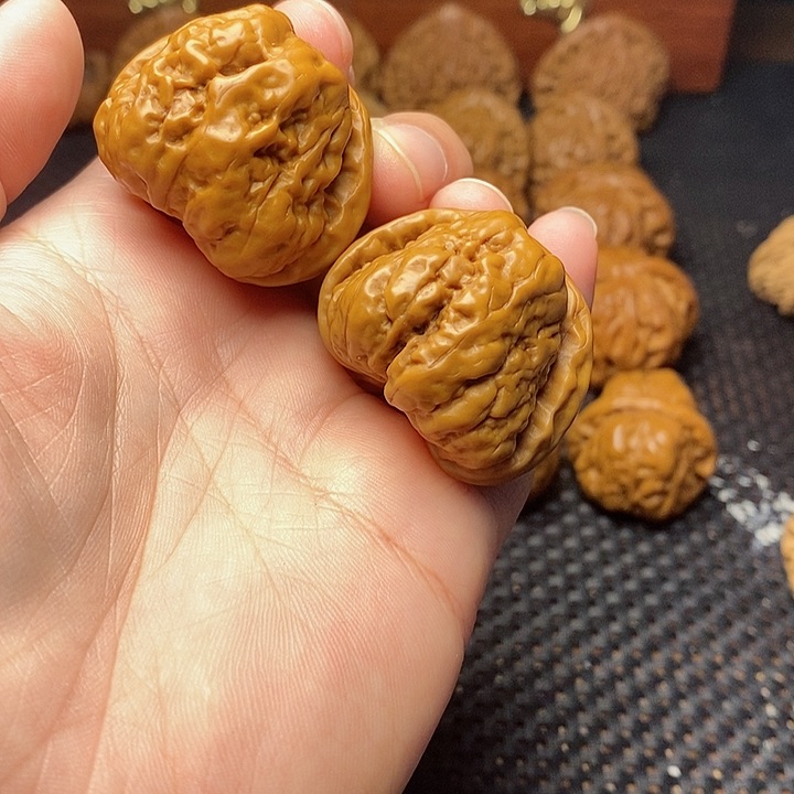 文玩核桃把件?****忙38蛙蛙