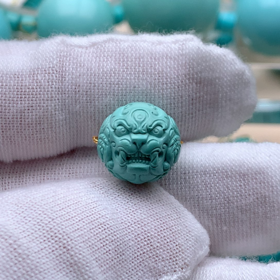 绿松石颈饰未镶嵌