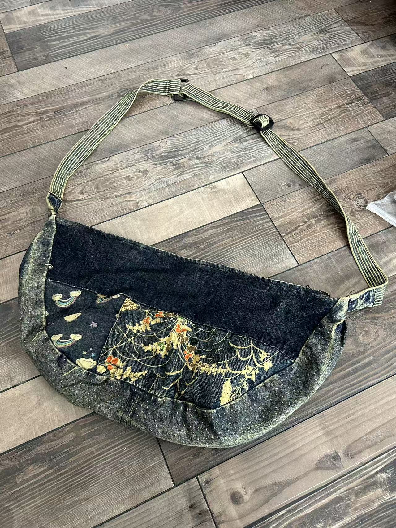 33 新品休闲百搭撞色拼接单肩女士包包《随机色》