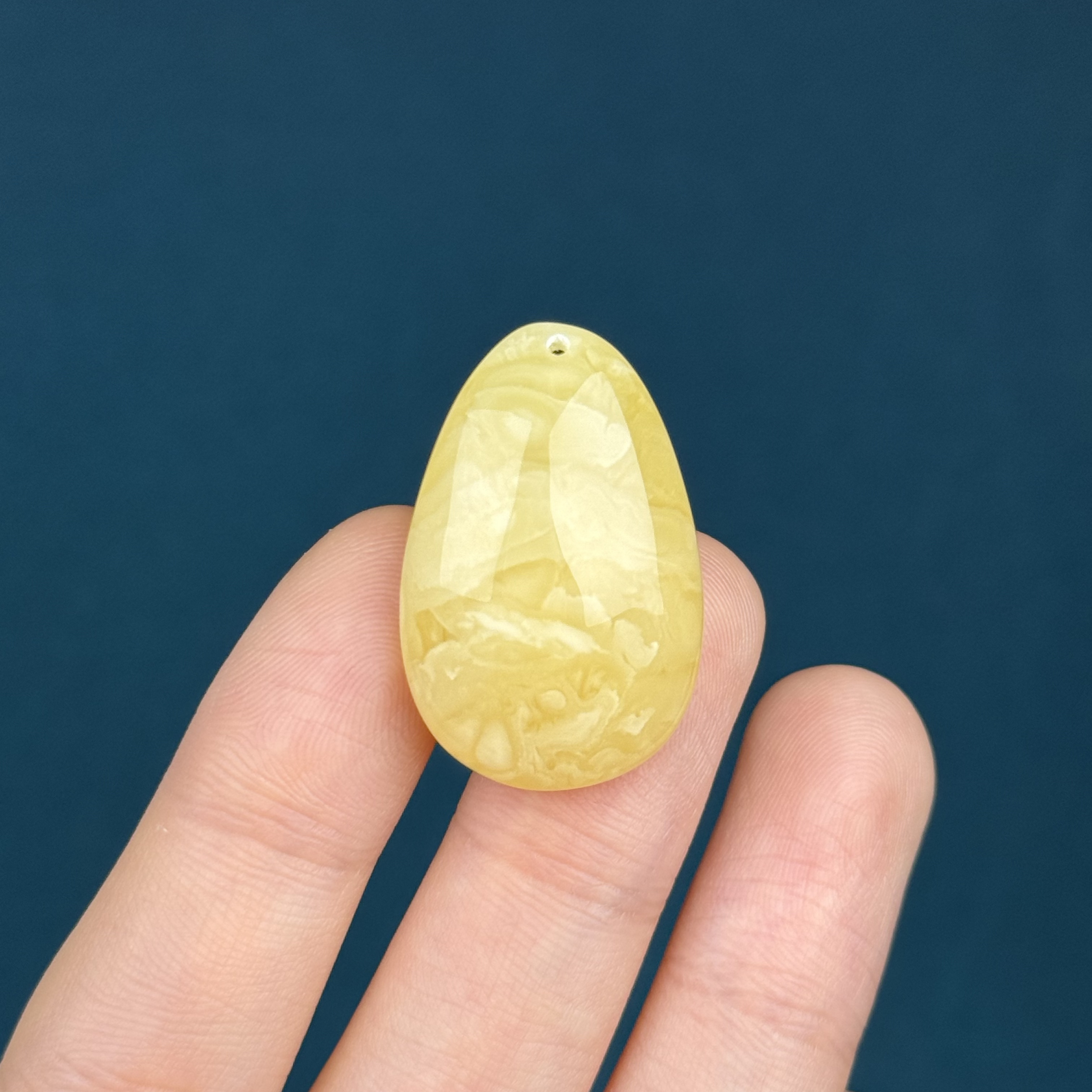 Y7633天然原矿蜜蜡 鸡油黄满蜡水滴 20*30*9mm支持复检假一罚十